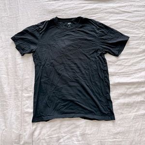 Uniqlo Supima Cotton Tee in‎ Black